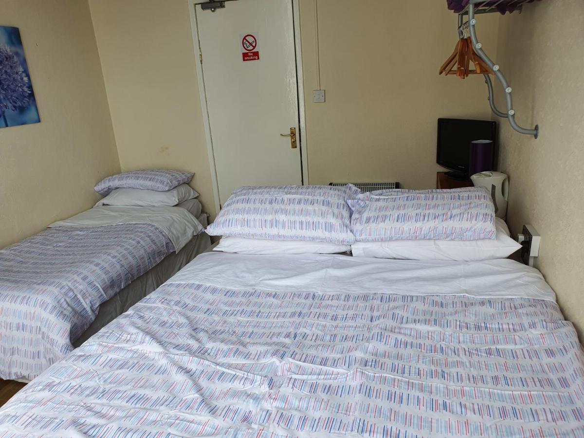 Foxhall Village Guest house 2*