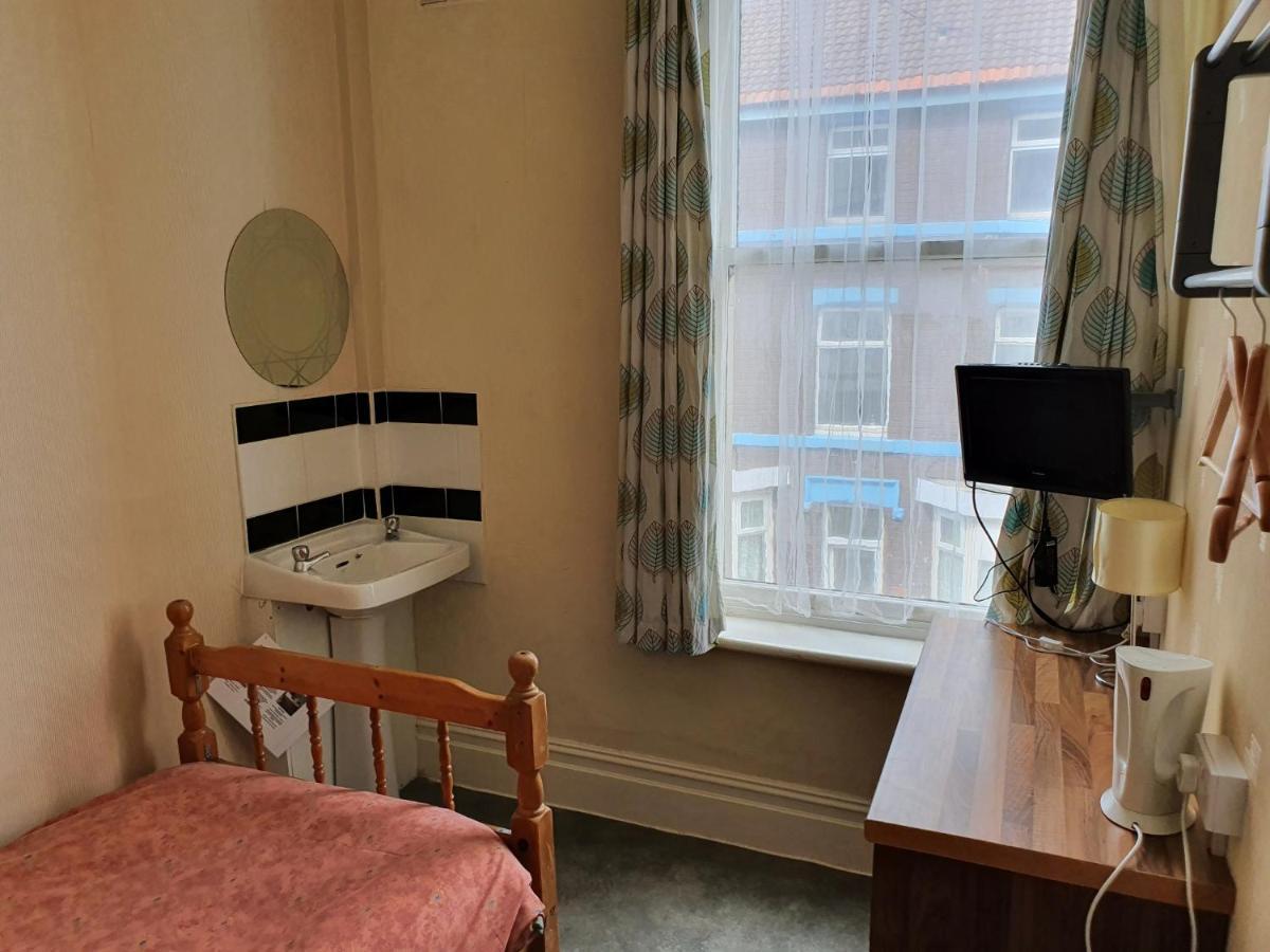 Guest house Foxhall Village 2*
