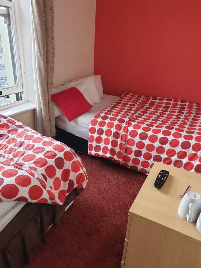 Foxhall Village Guest house 2*