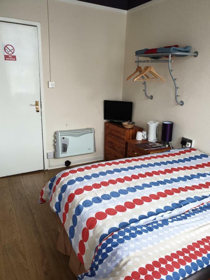 Guest house Foxhall Village 2*
